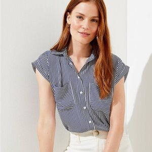 LOFT Petites Navy & White Striped Sleeveless Button Down Blouse XSP – Like New